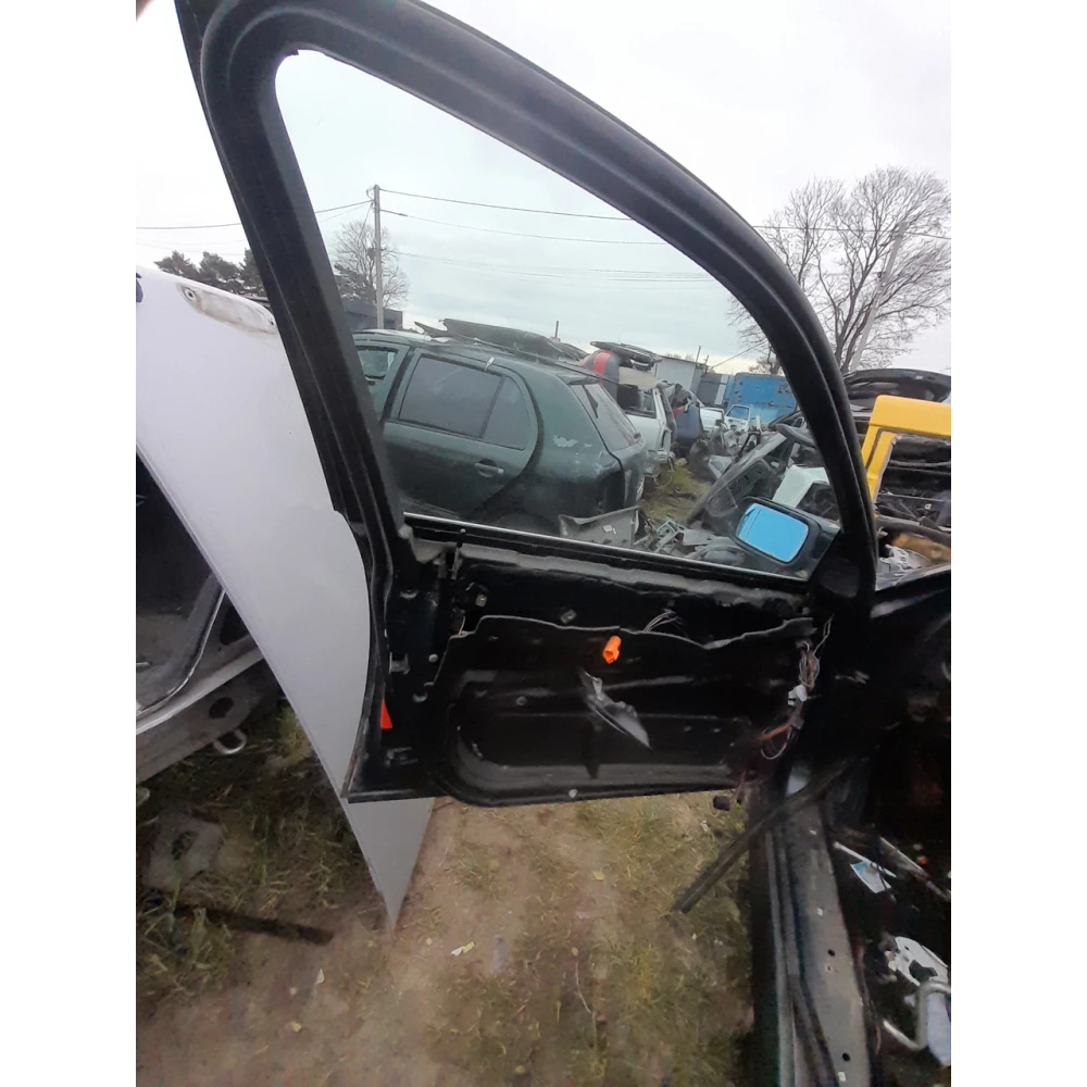 Передняя левая дверь Bmw E39