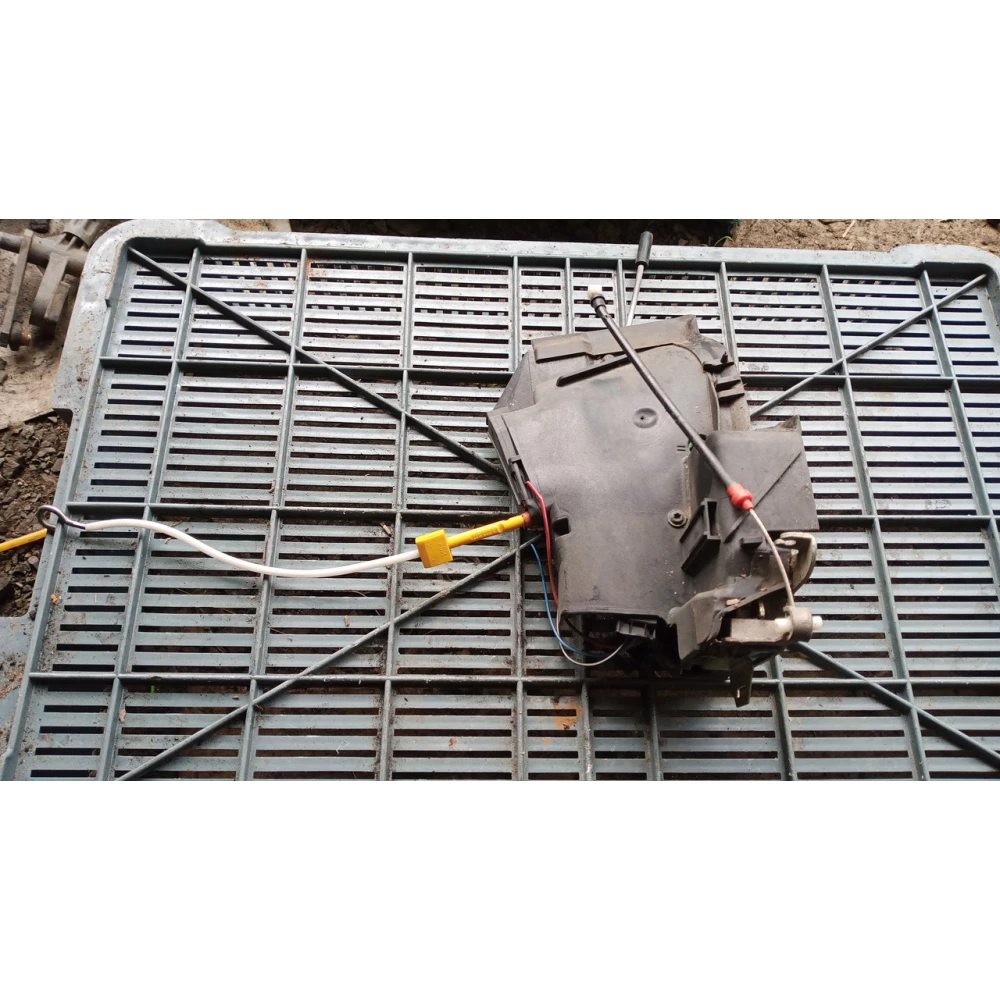 8235113 замок передней левой двери Bmw E39