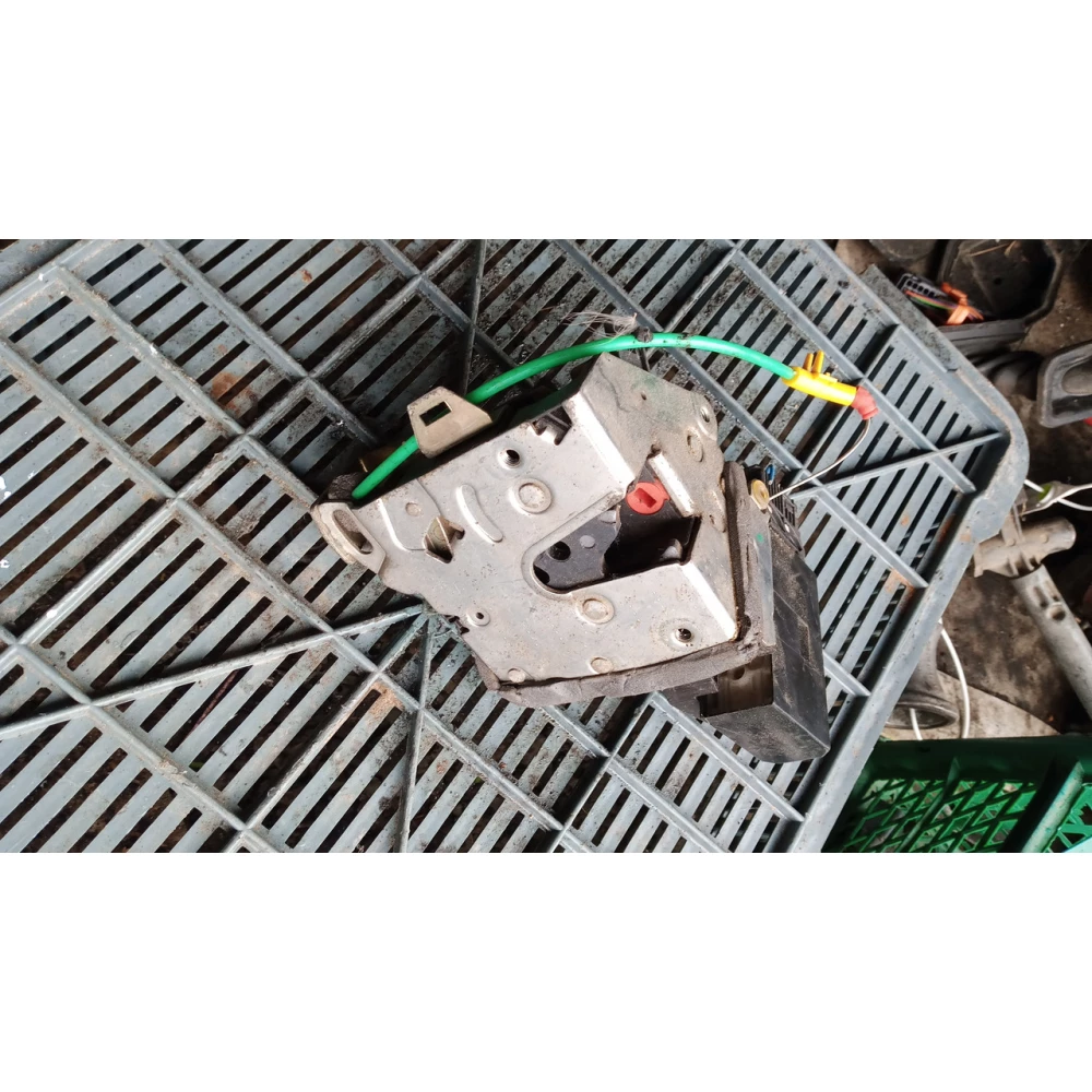 8352135 передний левий замок двери Bmw E39