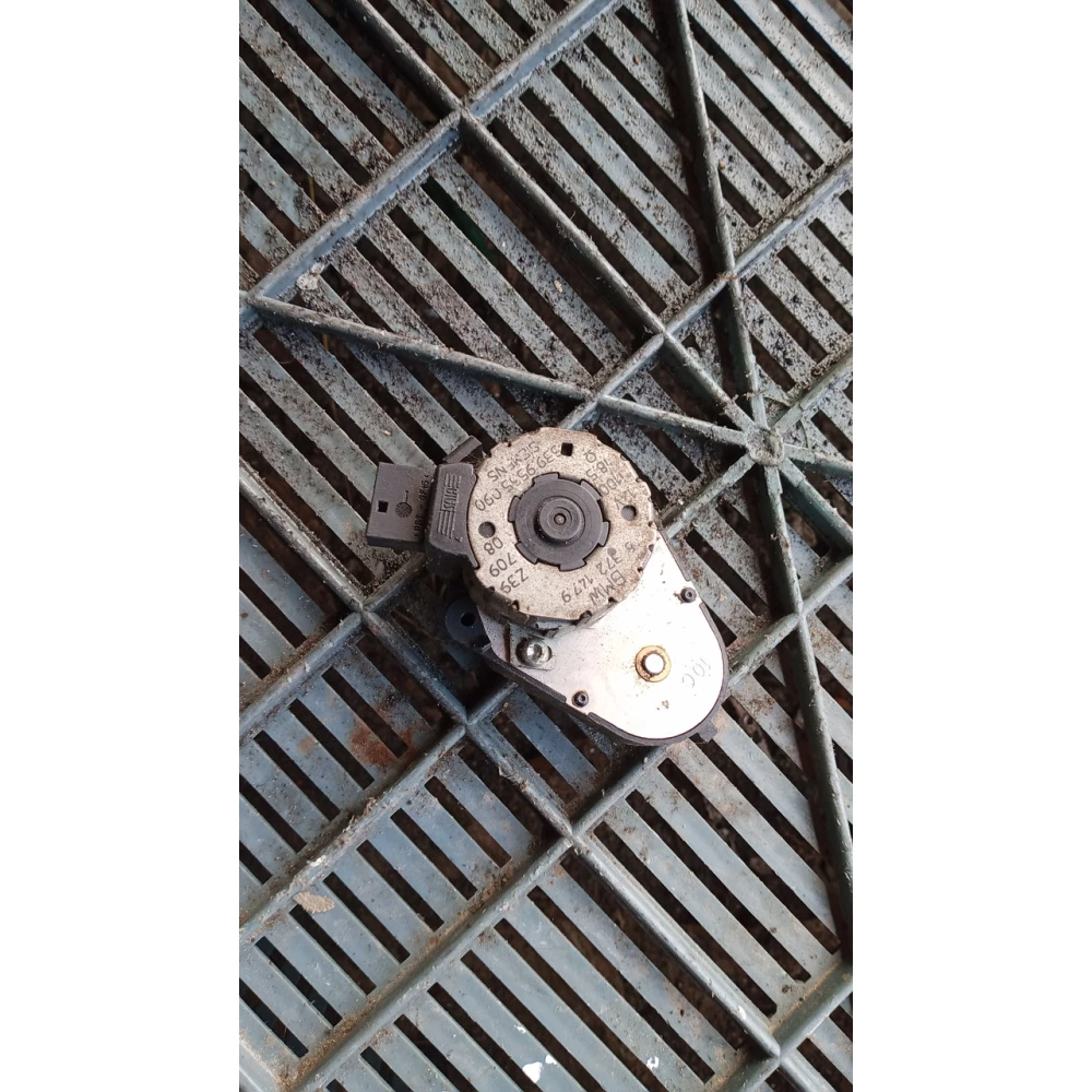 83721479 сервопривод Bmw E39