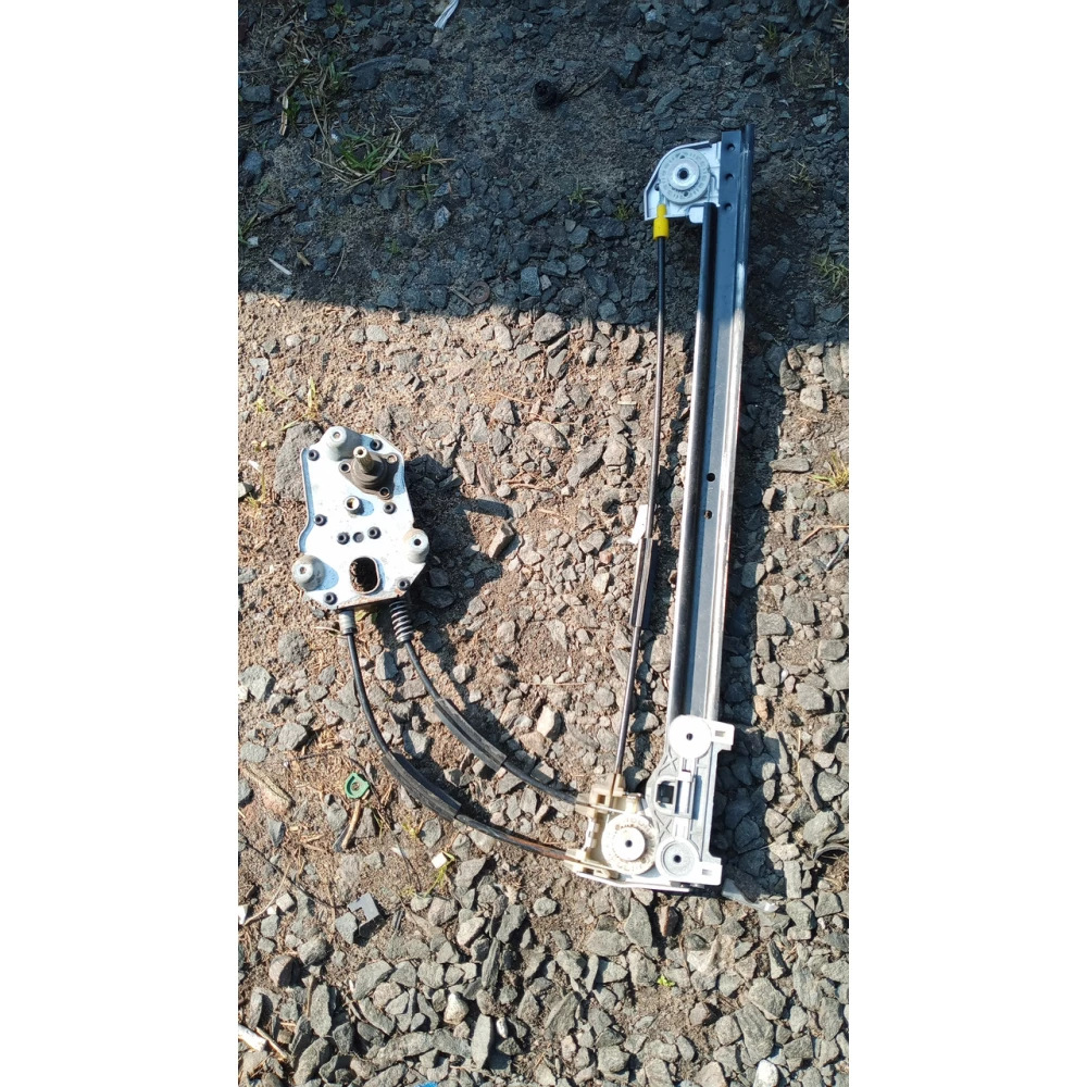 8159834 задний правий склоподйомник Bmw E39