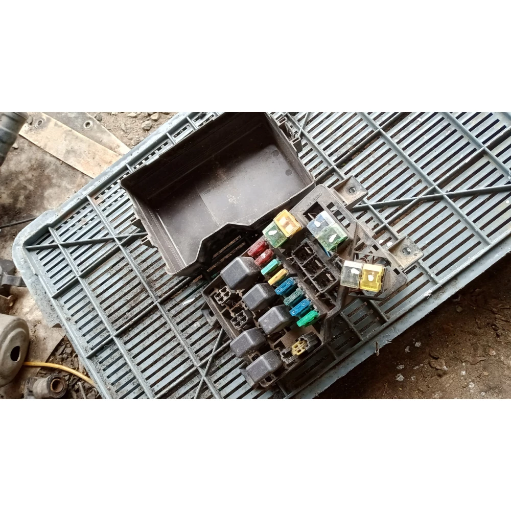 Ma171246881 блок предохранителей Mitsubishi Pajero