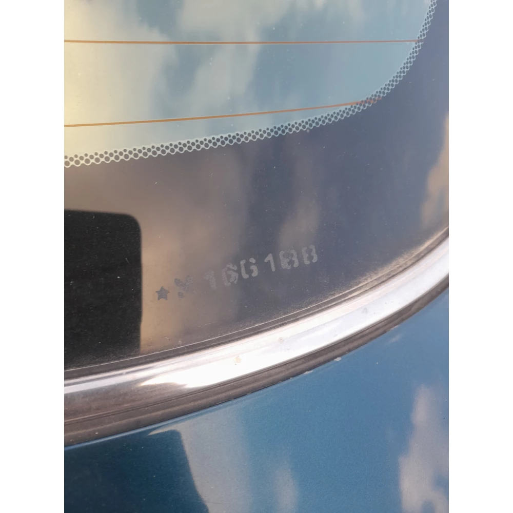 Заднее скло Rover 75