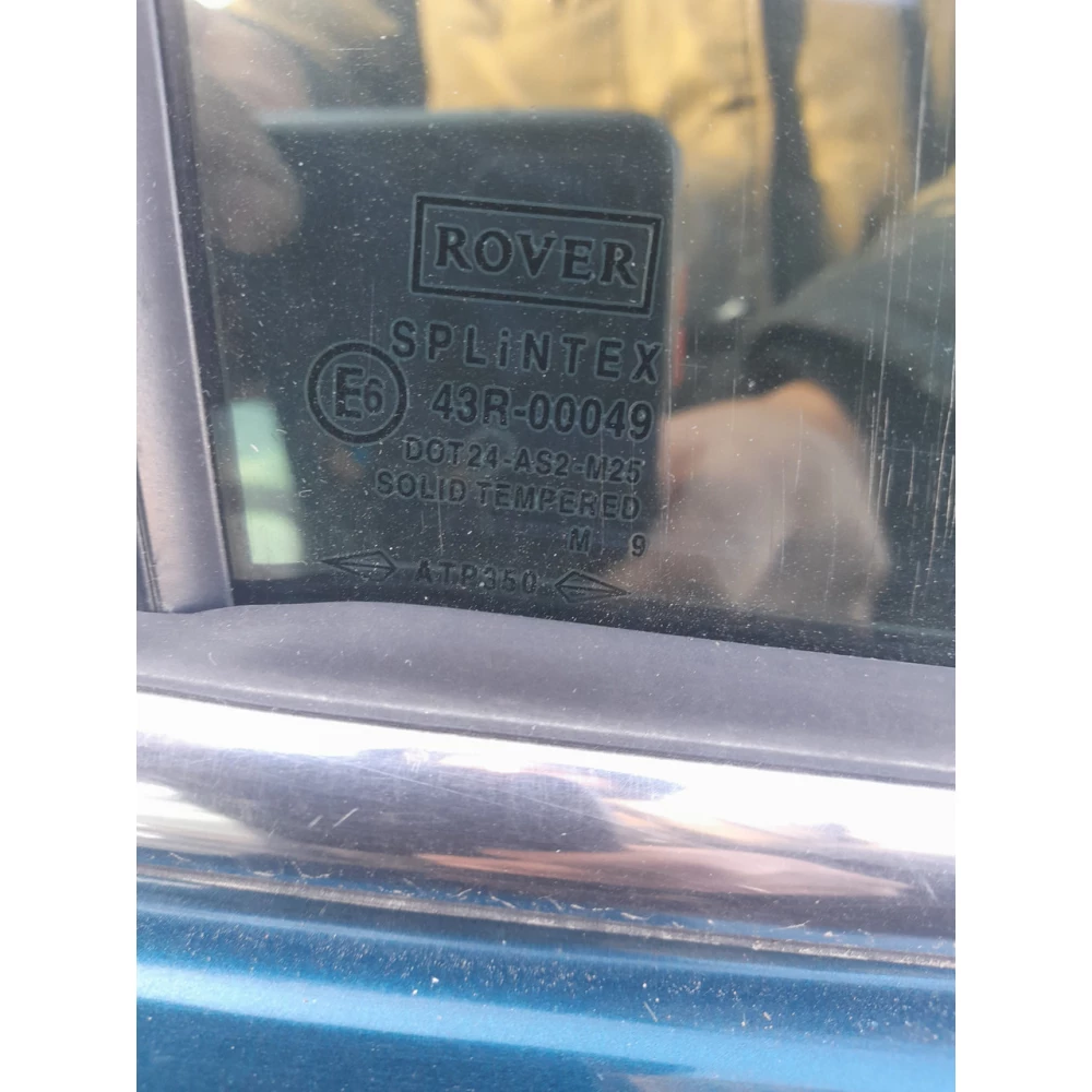 Заднее правое скло Rover 75