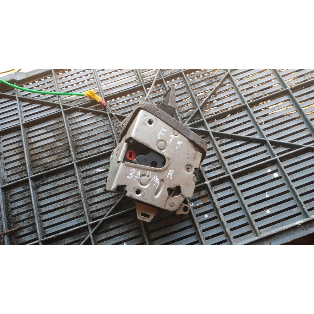 8166245 замок задней правой двери Bmw E39