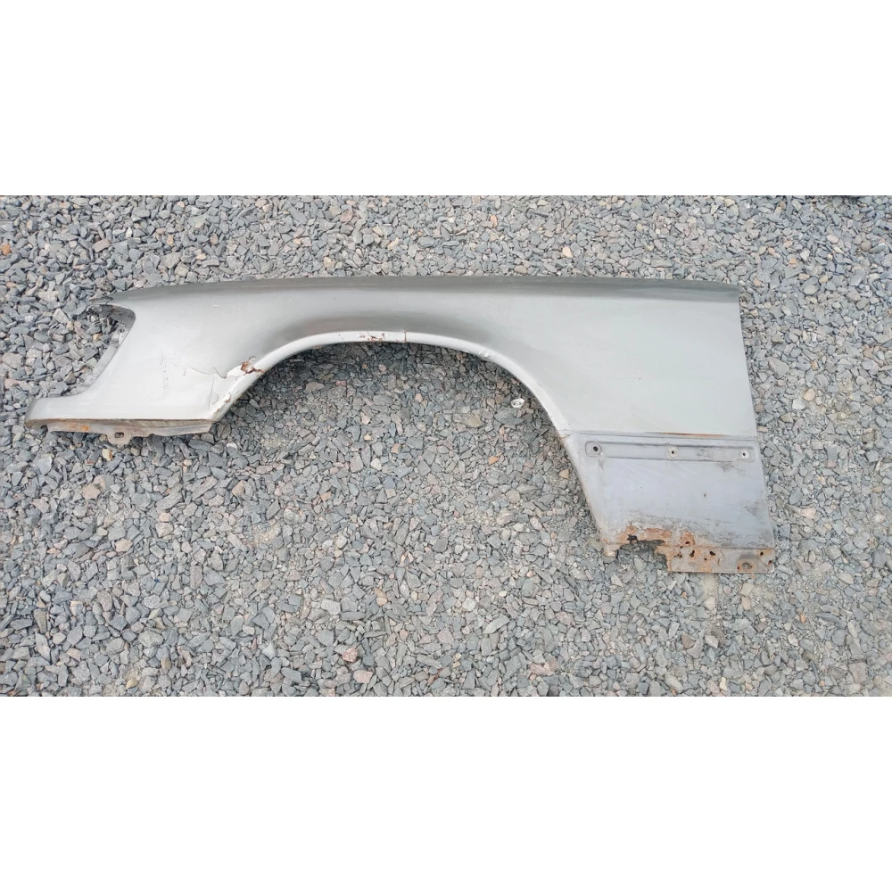 Левое крило Mercedes Benz w 124