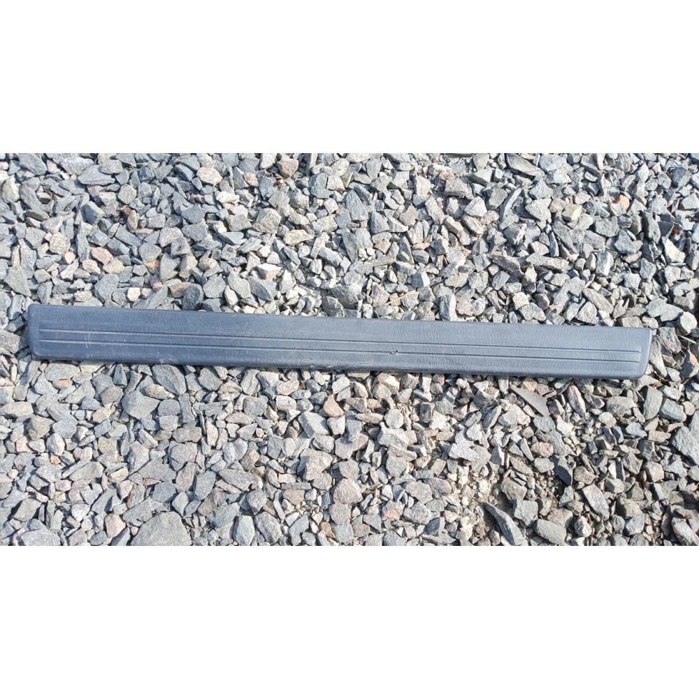 769B1bm700 передняя левая накладка порога Nissan Almera N16