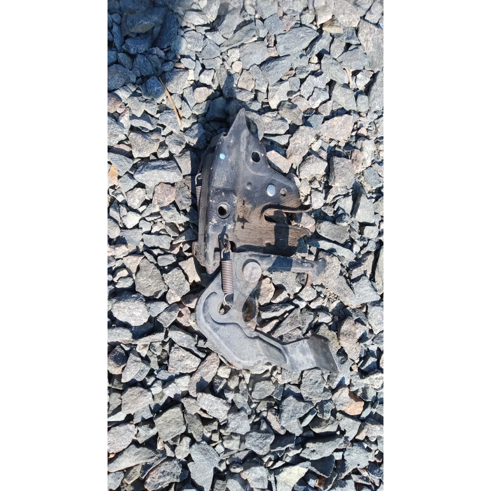 008682 замок капота Nissan Almera N16