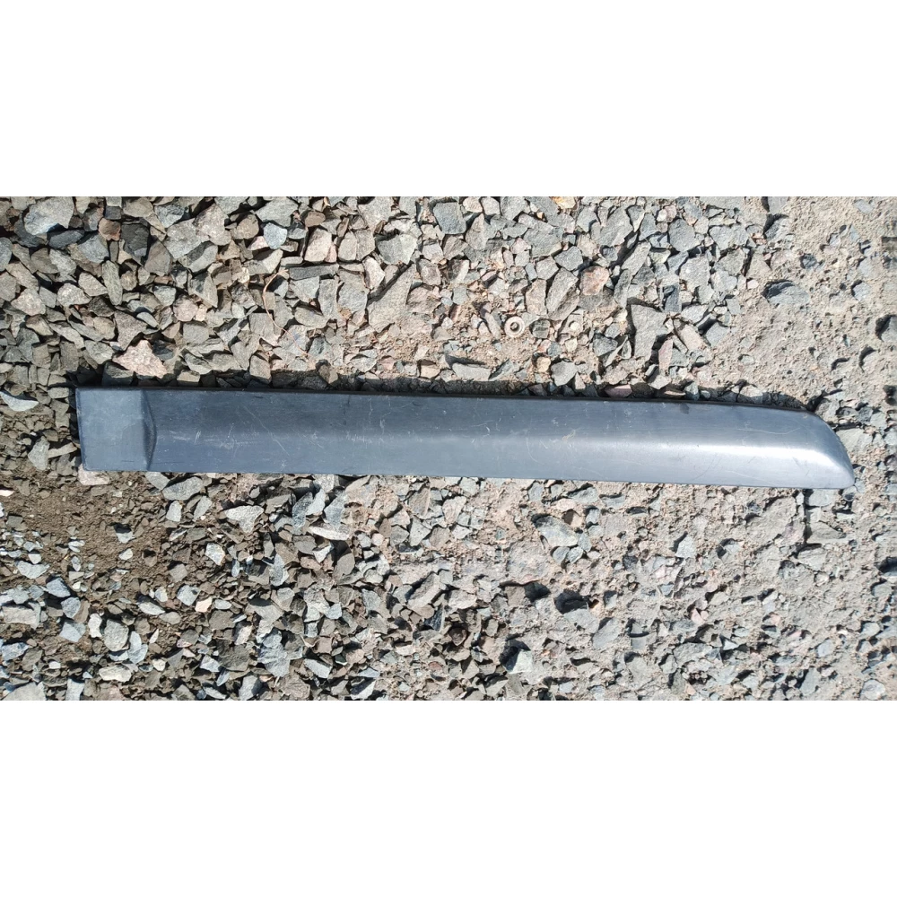 82870bm700 молдинг задней правой двери Nissan Almera N16