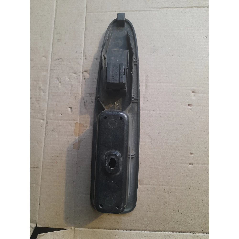 Правая вставка дверной карты  Chery Amulet