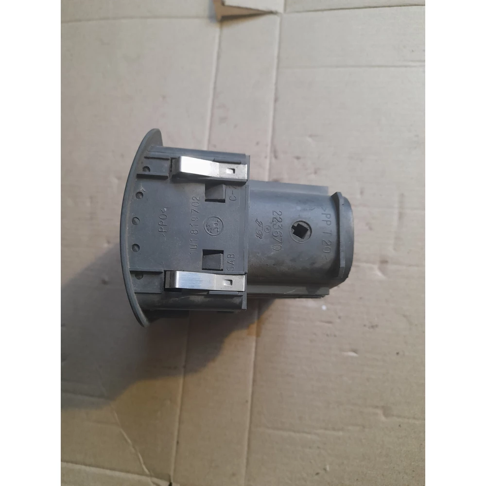 Правый дефлектор торпеды  Шкода Октавия  Тур