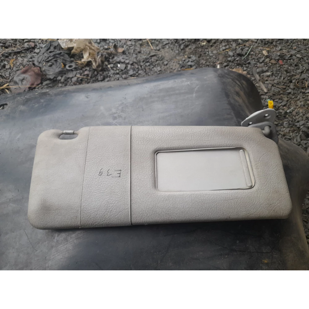 Правый солнцезащитный козирок Bmw E39