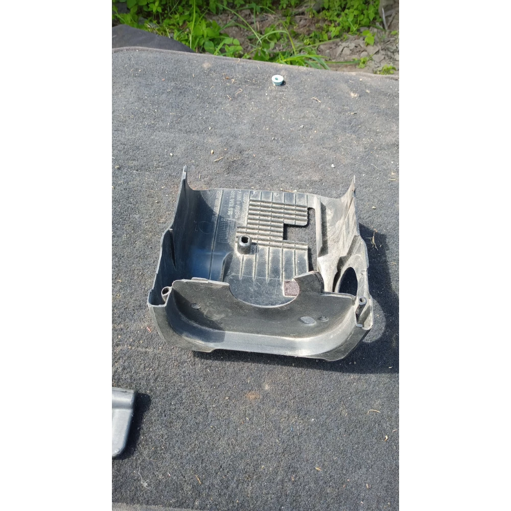 8D1953516  подрулевой кожух Audi A4B5