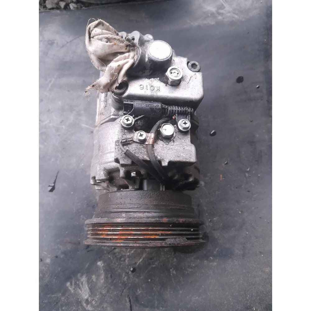 Компресор кондиционера BMW E39  2.5