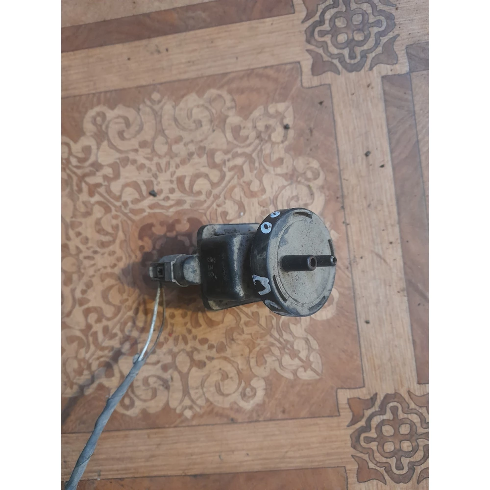 Клапан управления турбиной Mercedes-Benz w202 2.2 4715396