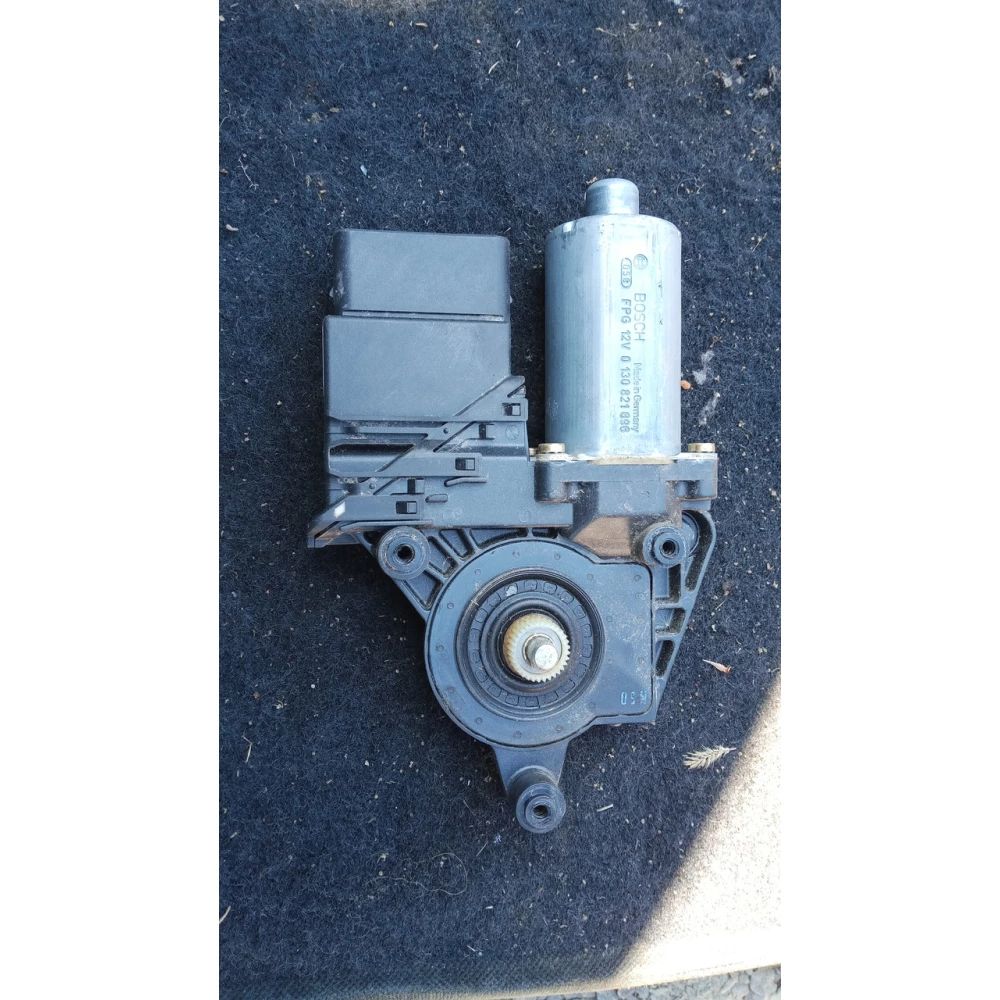 0130821696 склоподйомник задней правий двери Vw Passat B5