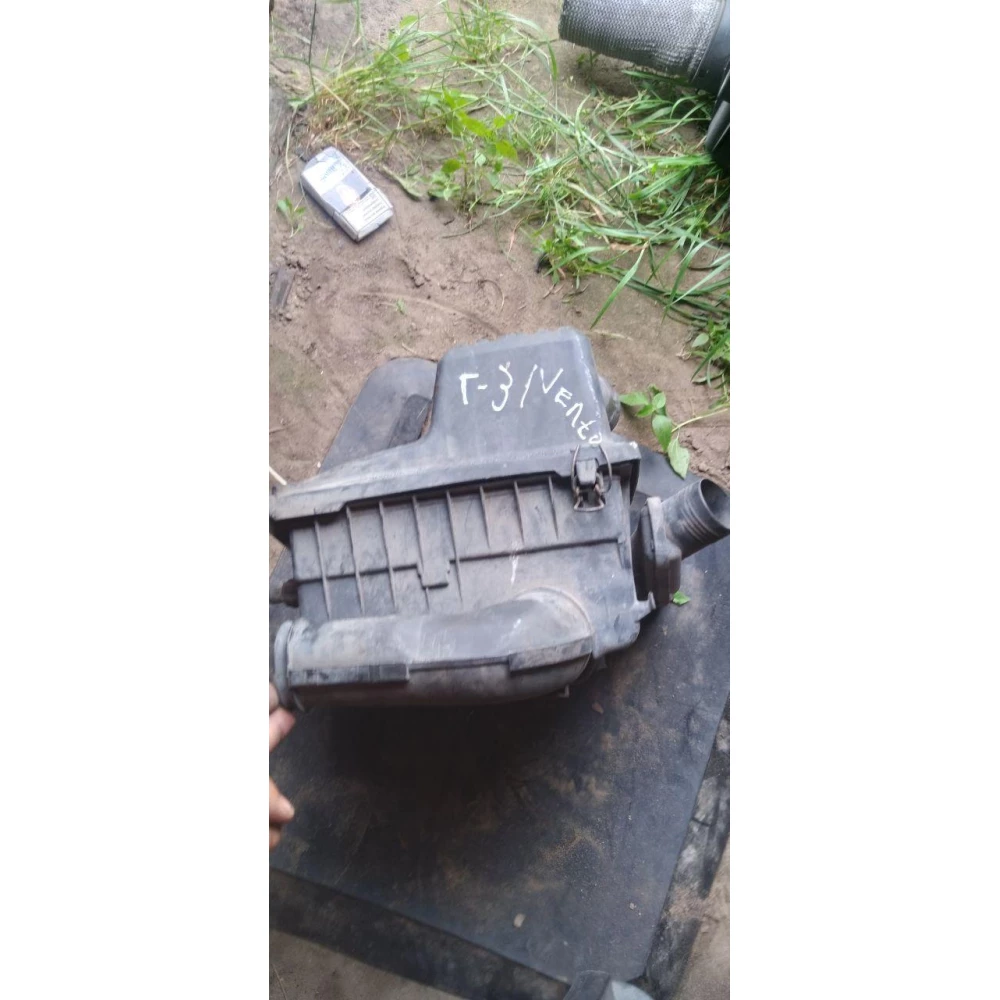 Корпус воздушного фильтра VW Golf 3/Vento