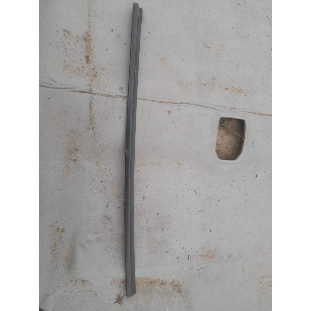 Бархотка задней левой двери Опель Вектра А