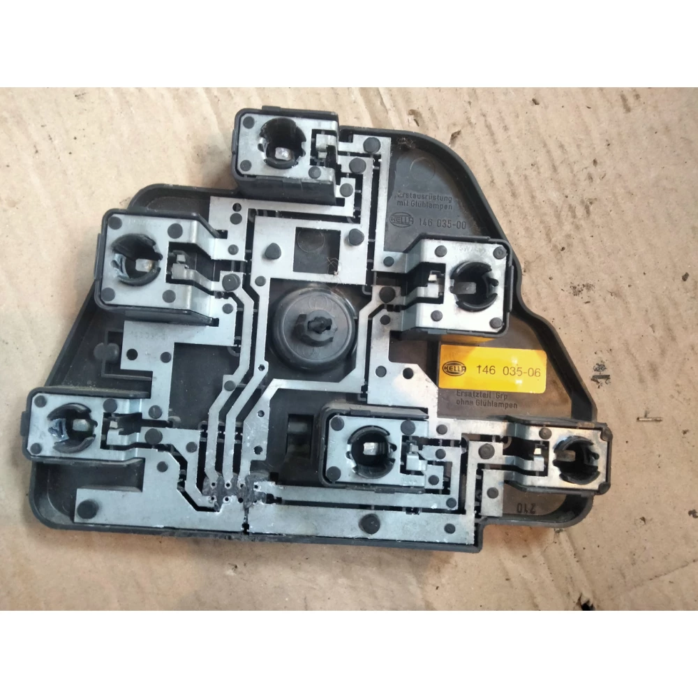 Плата заднего левого фонаря BMW E39