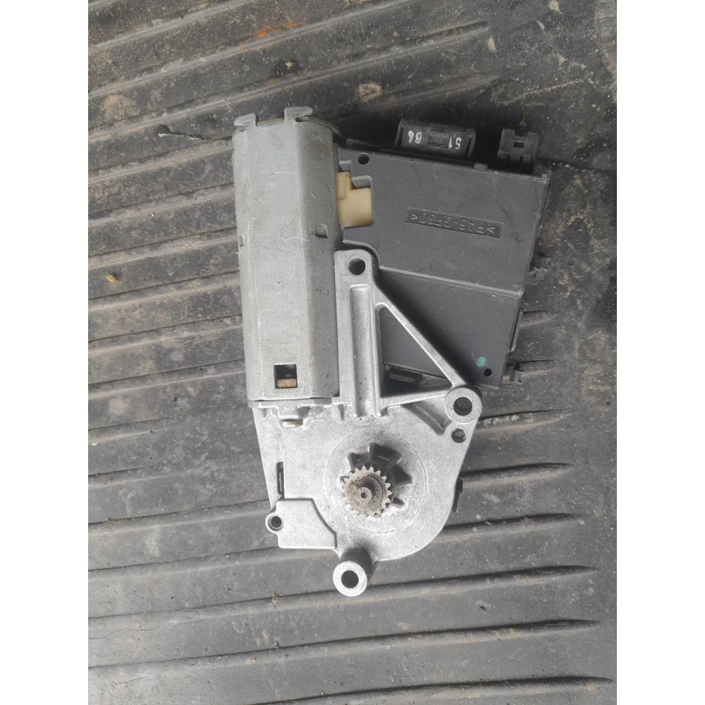 Моторчик люка Bmw E38