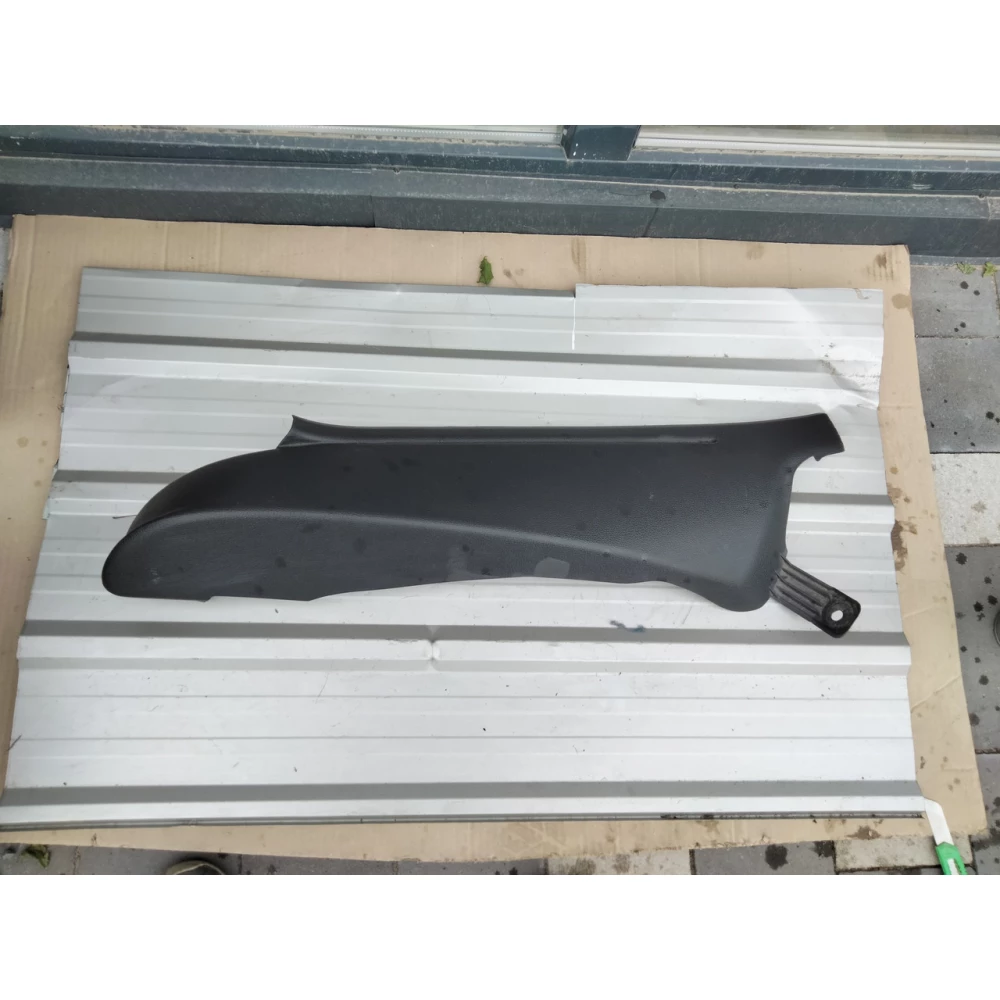 Накладка задней стойки нижняя правая и левая VW Passat b7 USA 561-867-766 , 561-867-765