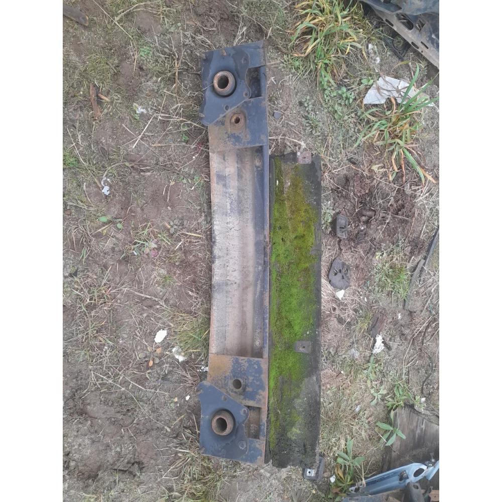 Усилитель  заднего  бампера Ford Mondeo mk3