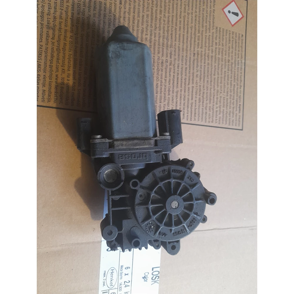 Моторчик передний правой двери  Bmw E36