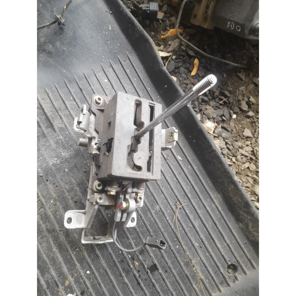 Кулиса Кпп Ауди 10 с4 автомат 4А0713105