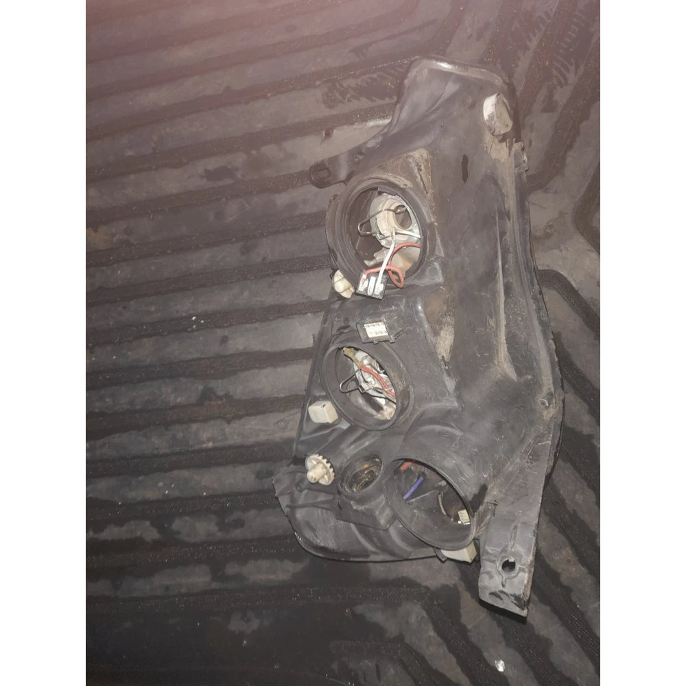 Левая фара Opel Corsa