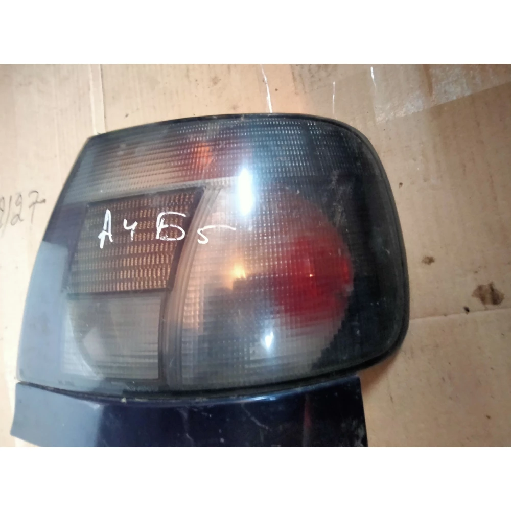 Фонарь задний правый Audi A4 B5