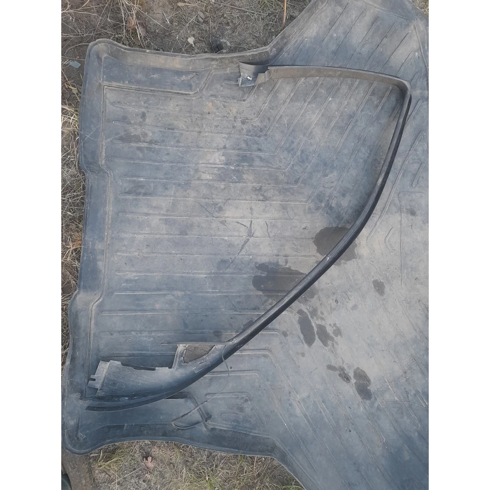 Накладка передней правой рамки двери Bmw E39