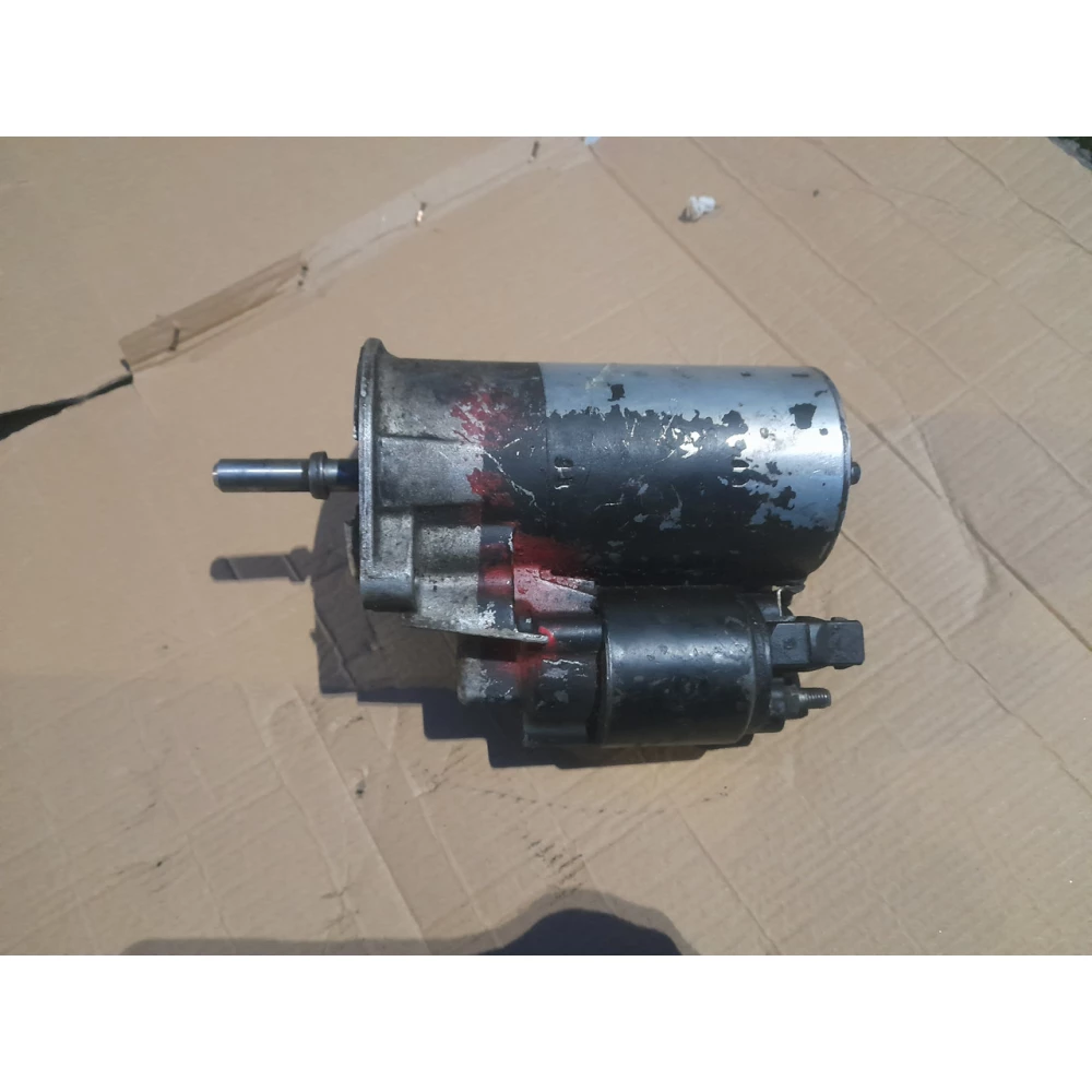 Стартер Vw Polo  1.6-1.8 036911023