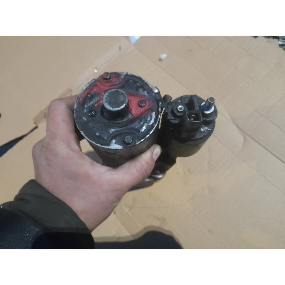 Стартер Vw Polo  1.6-1.8 036911023