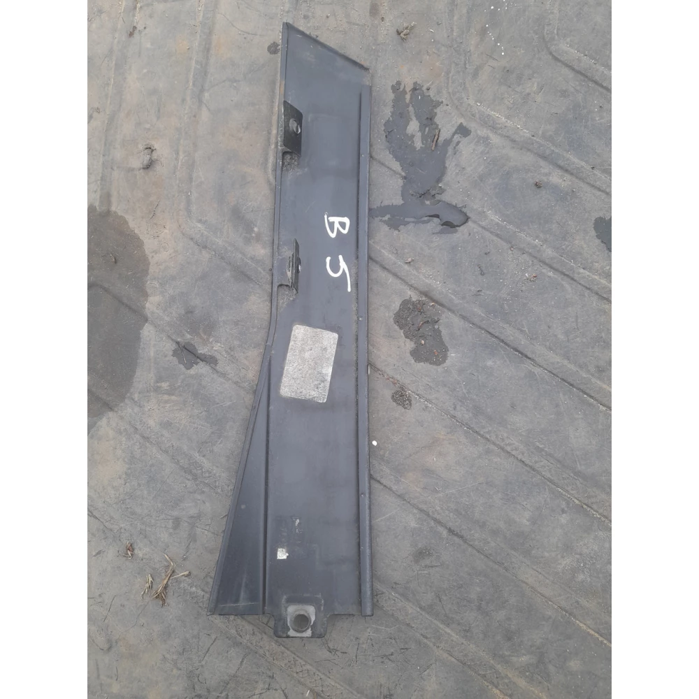 Накладка  задней правой  двери Vw Passat b5