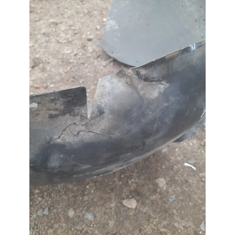 Передний правый  подкрило  Vw Touran