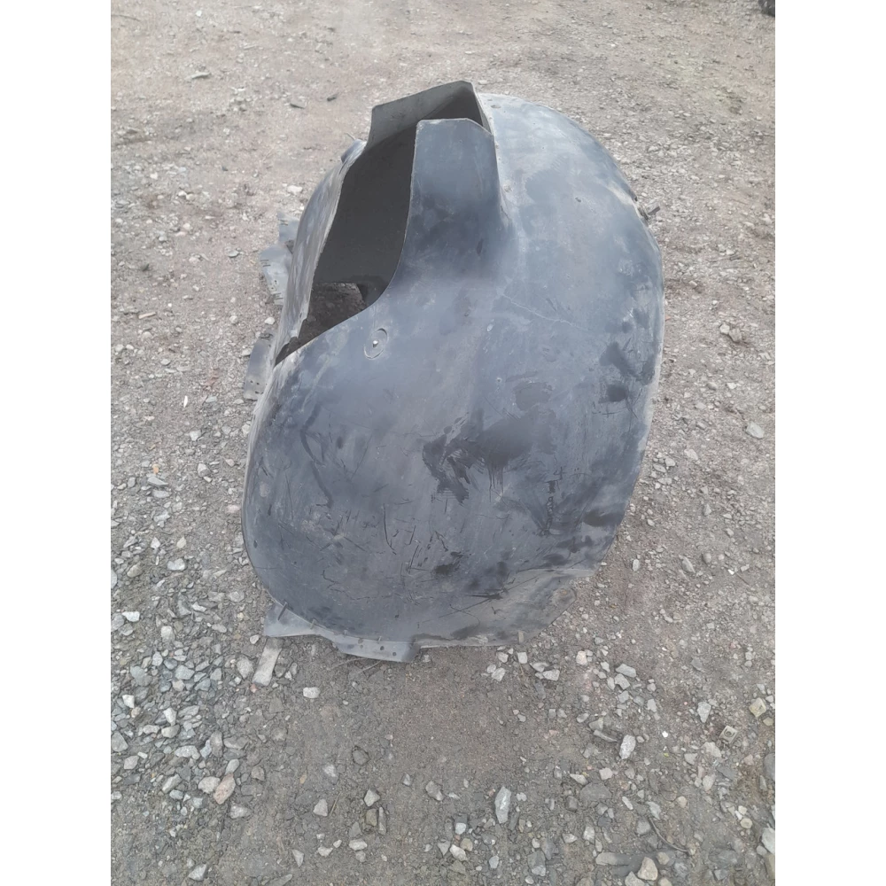 Передний правый  подкрило  Vw Touran