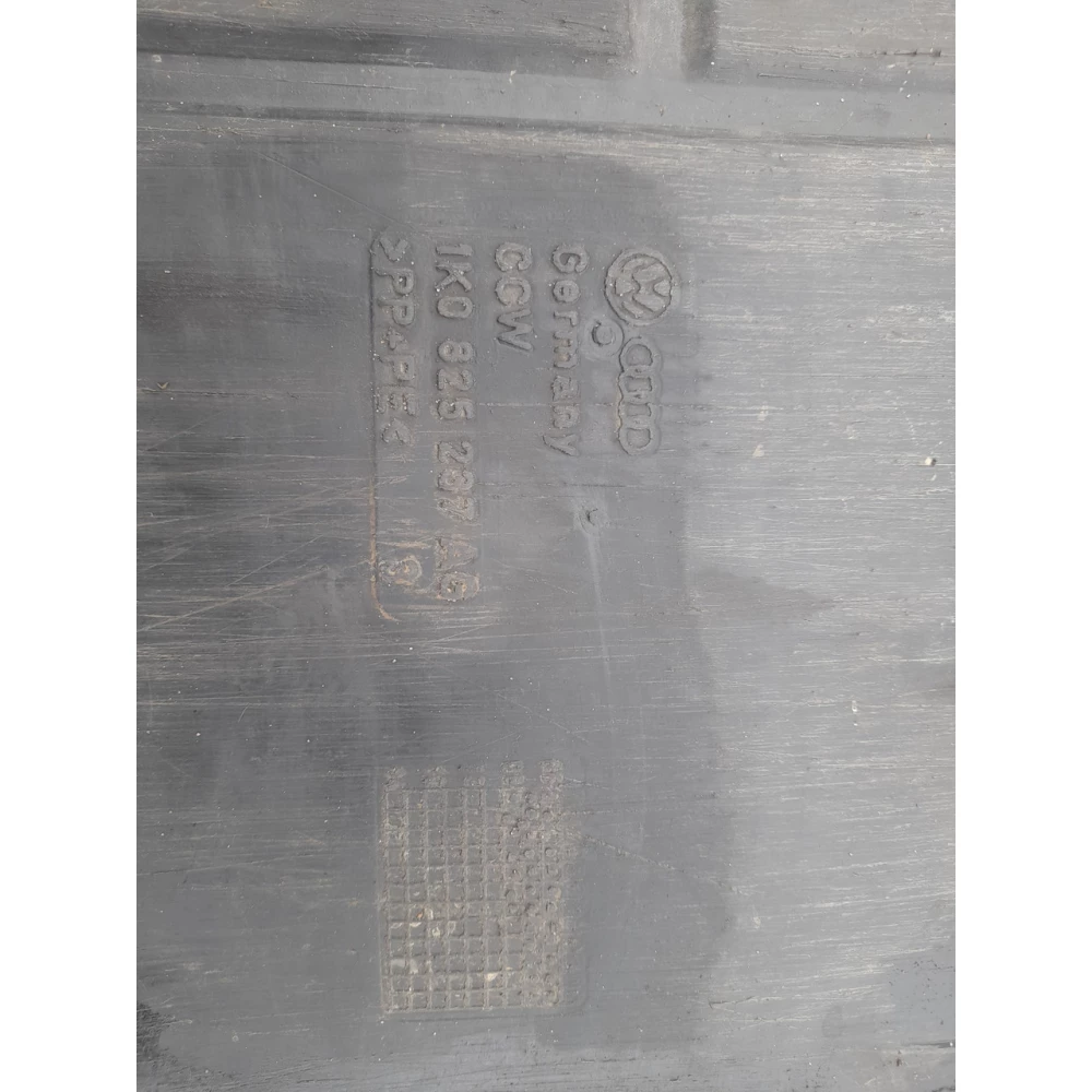 Защита двигателя Vw Golf 5 1.9 1ko825237Ag