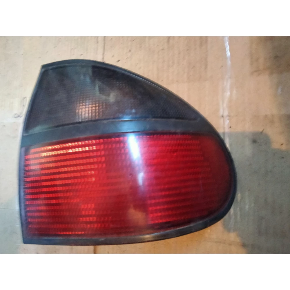 Фонарь задний правый Renault Laguna 1