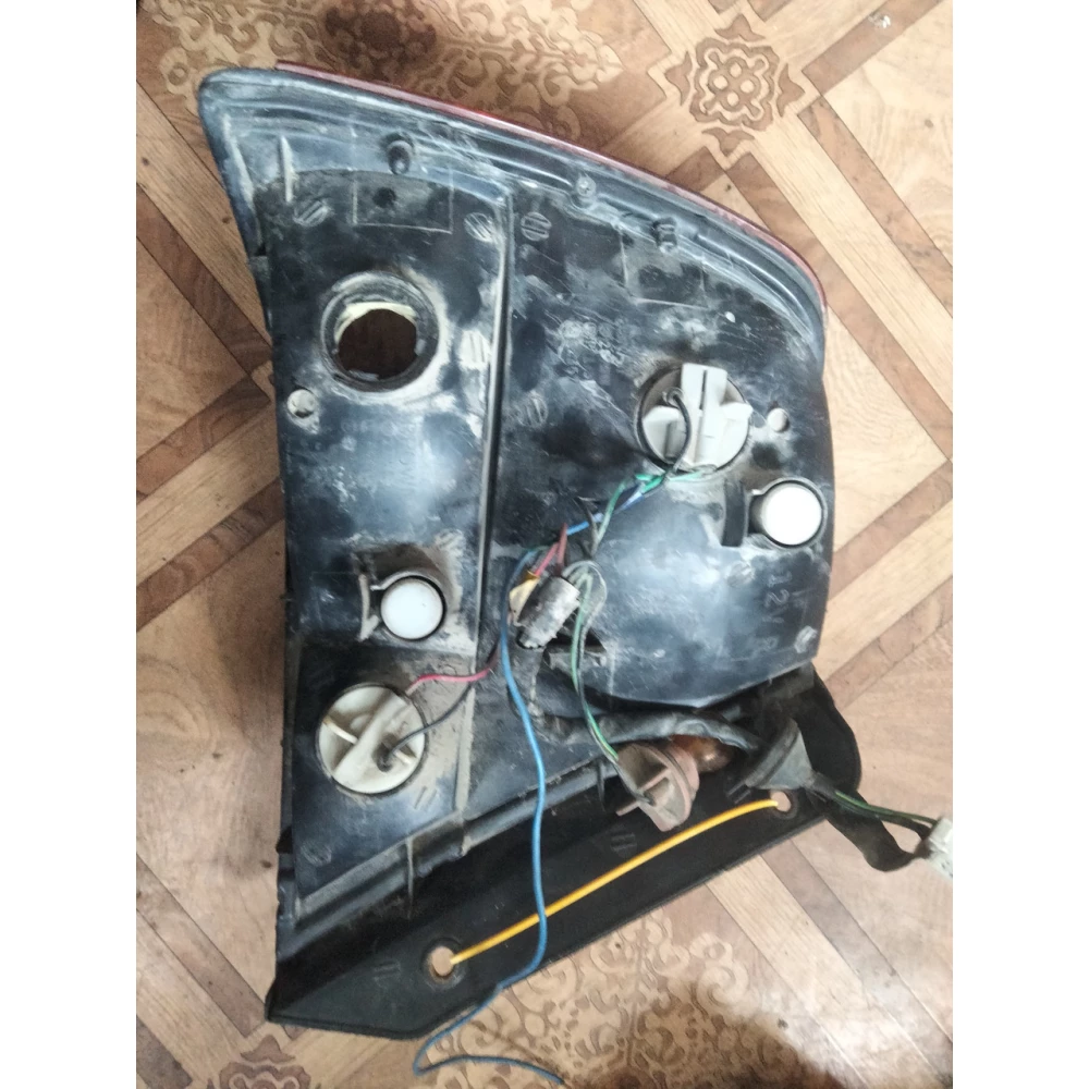 Фонар задній правий Хюндай Акцент 2 (HYUNDAI ACCENT II) 92402-252