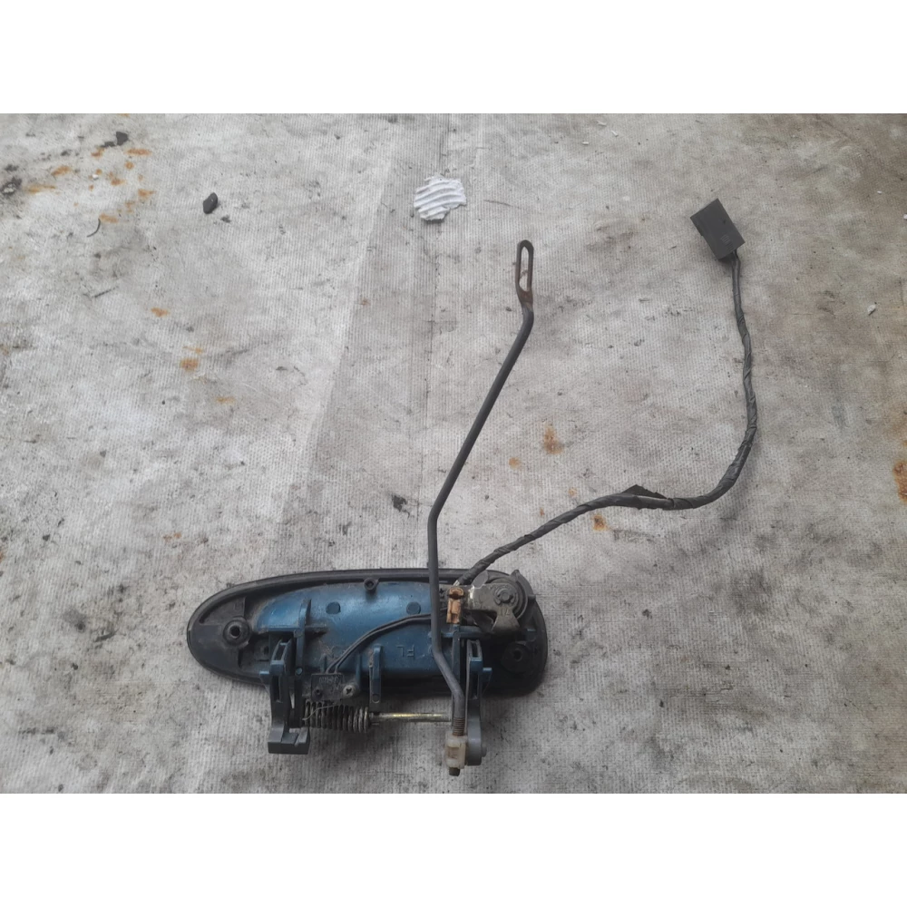 Передняя левая ручка двери Mazda 626