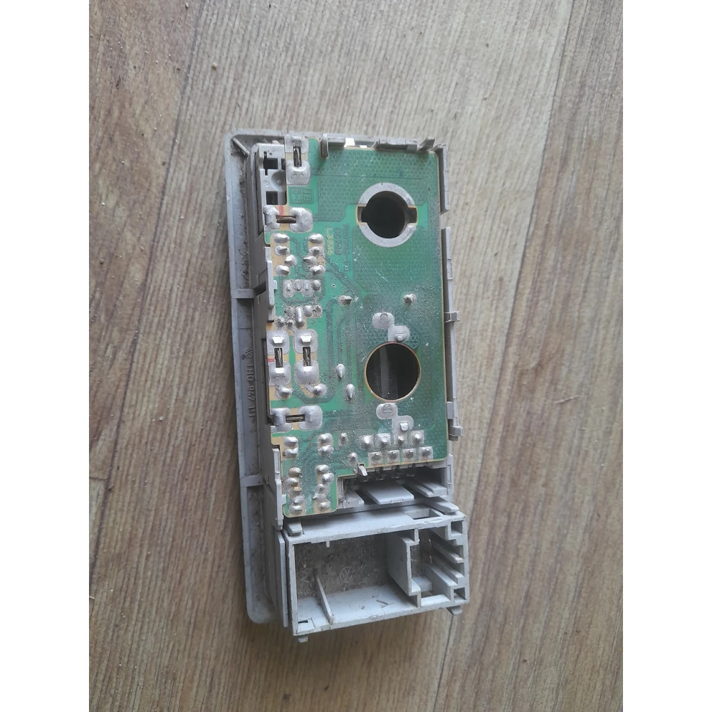 Плафон подсветки салона Vw Golf 3