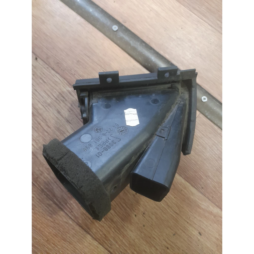 Правый дефлектор Bmw E46