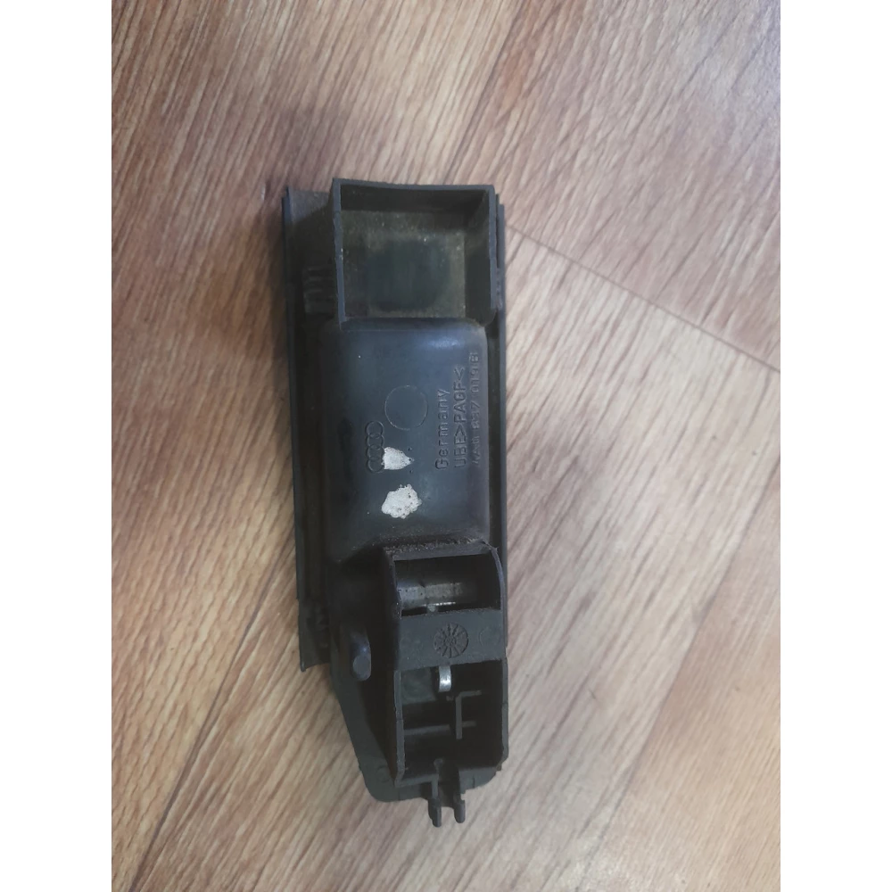 Левая ручка  Ауди а6с4