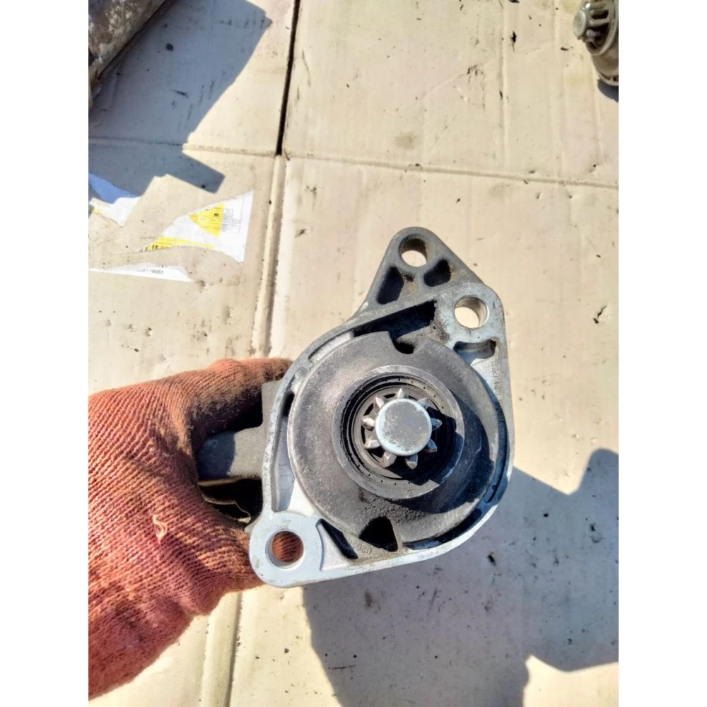 Стартер Volkswagen golf 4 бензин 0001121006 , 020911023 F