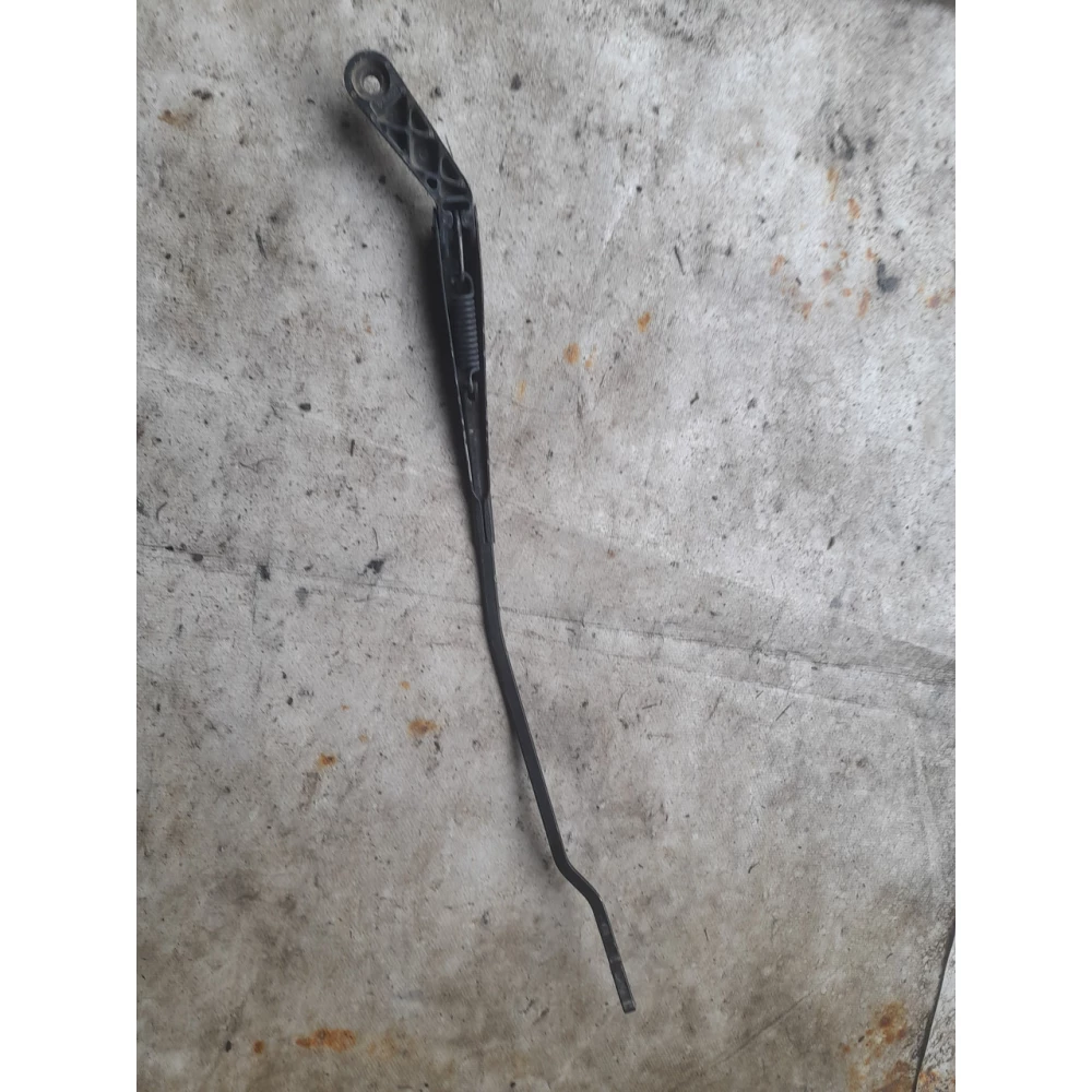 Правый  дворник  Vw Passat B5 1H1955410