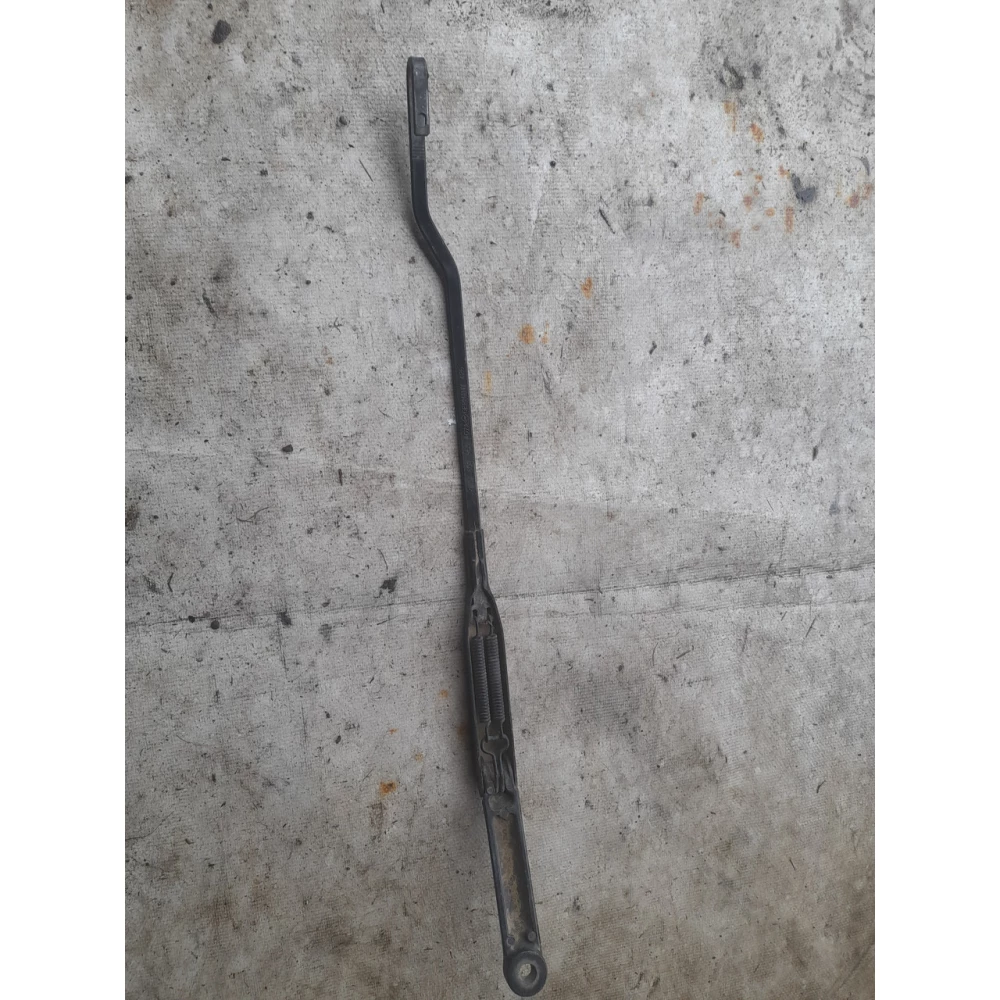 Передный  левый дворник  Ауди а4б5  8d1966407a