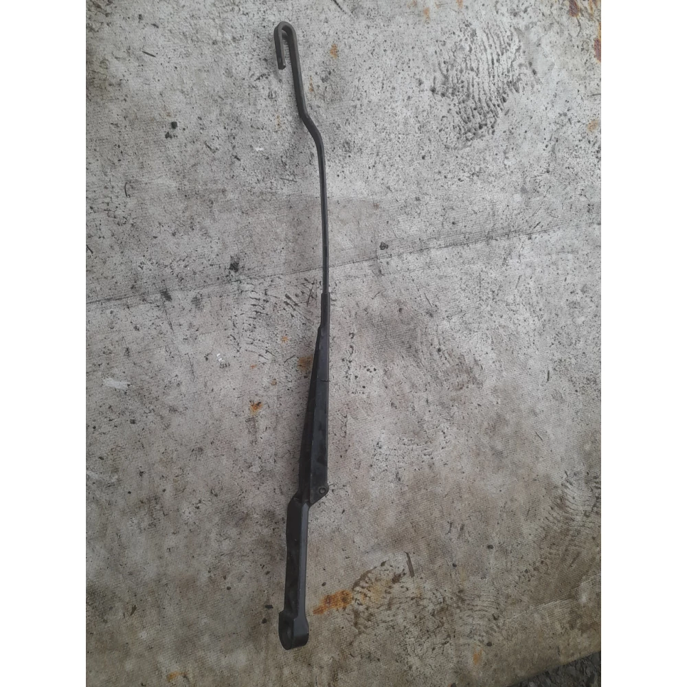 Левый дворник Vw Golf 3