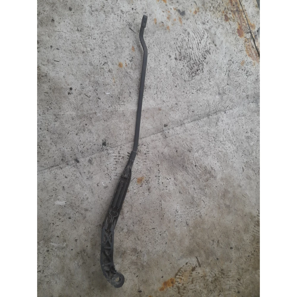 Правый дворник Audi 80 b4 893955407d