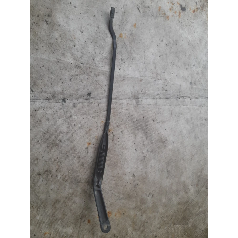 Правый дворник Opel Vectra B