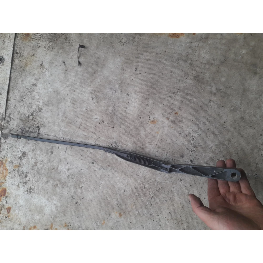 Правый дворник Bmw E36